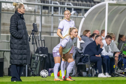 Anna Langås Jøsendal and Karina Sævik of Norway