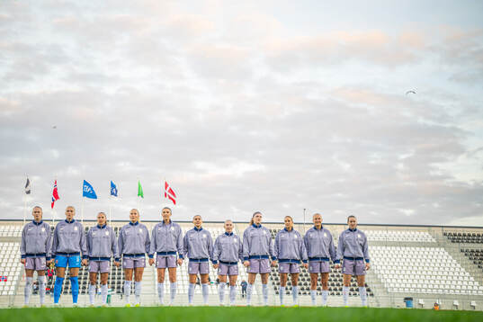 Players of Norway line up