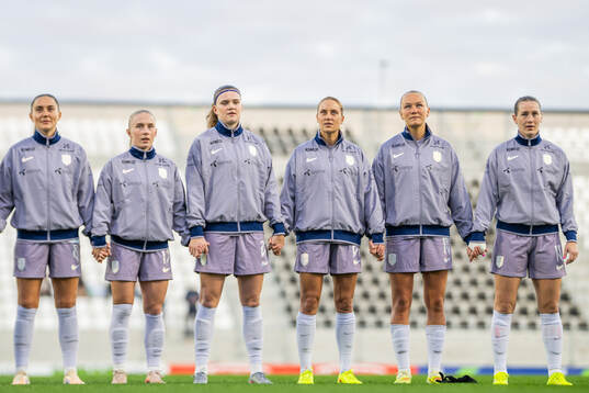 Thea Bjelde, Signe Gaupset, Lisa Naalsund, Frida Maanum and
