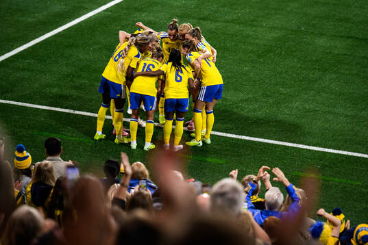 Rosa Kafaji of Sweden celebrates