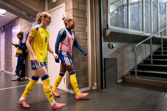 Kosovare Asllani and Madelen Janogy of Sweden