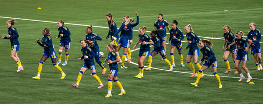 Players of Sweden warming up