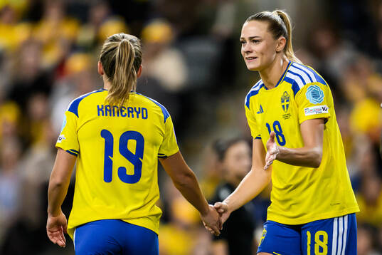 Johanna Rytting Kaneryd and Fridolina Rolfö of Sweden