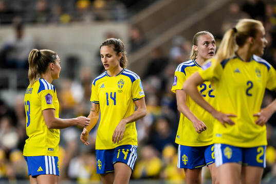 Johanna Rytting Kaneryd and Nathalie Björn of Sweden