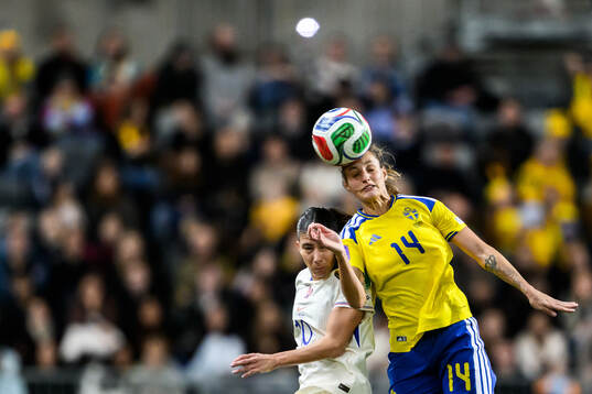 Clara Mateo of France and Nathalie Björn of Sweden