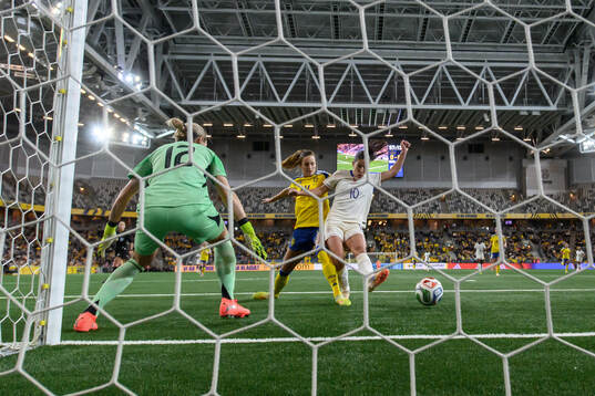 Clara Mateo of France scores the 0-1 goal