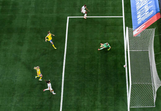 Kelly Gago of France scores 2-2