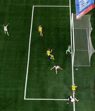 Clara Mateo of France celebrates