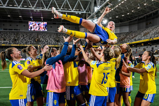 Bläddra bland fler bilder av Football, Women's Nations League, Bronze Medal Match, Sweden - France