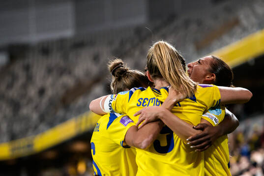 Rosa Kafaji of Sweden celebrates