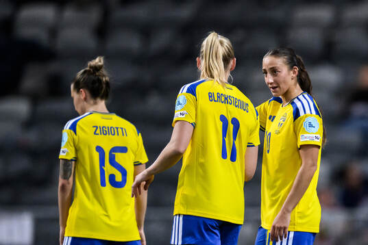 Julia Zigiotti Olme. Stina Blackstenius and Rosa Kafaji