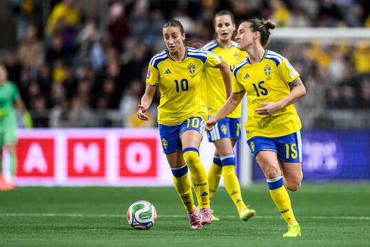 Rosa Kafaji and Julia Zigiotti Olme of Sweden
