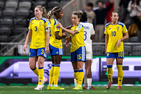 Linda Sembrant, Evelyn Ijeh, Julia Zigiotti Olme and Rosa