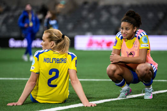 Smilla Holmberg and Felicia Schröder of Sweden