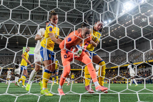 Julia Zigiotti Olme and Rosa Kafaji of Sweden against