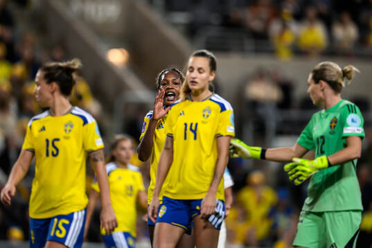 Julia Zigiotti Olme , Evelyn Ijeh , Nathalie Björn and