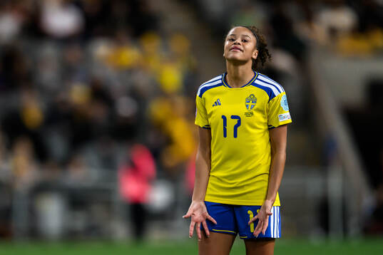 Felicia Schröder of Sweden reacts