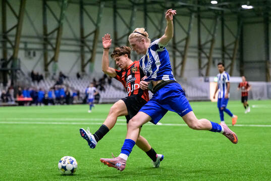 Brommapojkarnas Oliver Djurci och IFK Göteborgs Axel
