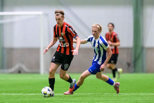 Brommapojkarnas Charlie Edvinsson och IFK Göteborgs Axel