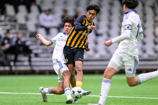 FC Köpenhamns Marius Caramorin och Hammarbys Leon Smars