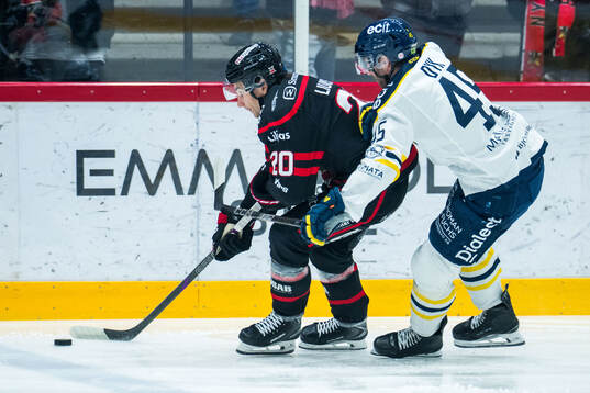 Nybros Juho Liuksiala och Södertäljes Sebastian Dyk