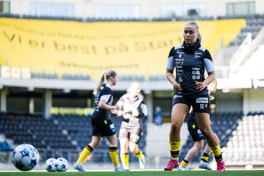 June Kvamsø of Start warms up