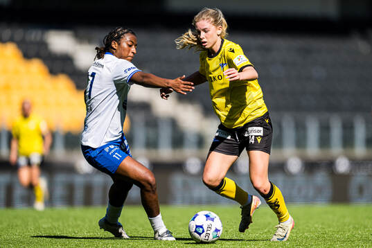 Daniela Mandi Tolonen of Haugesund and Maya Tveiten