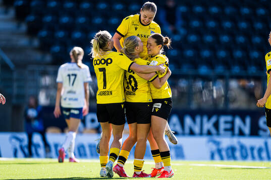 June Kvamsø of Start celebrates