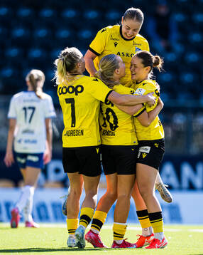 June Kvamsø of Start celebrates