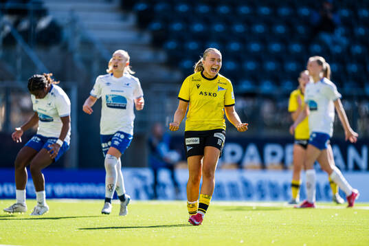 June Kvamsø of Start celebrates