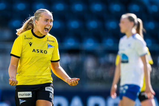 June Kvamsø of Start celebrates