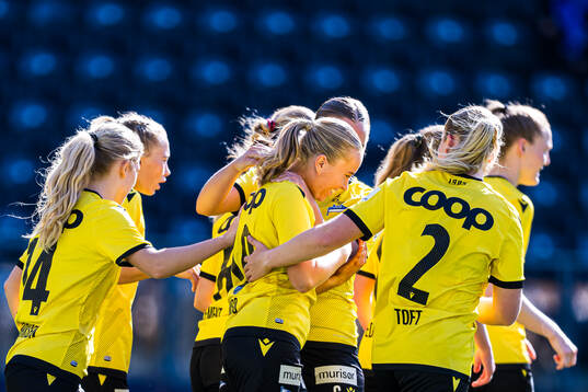 June Kvamsø of Start celebrates