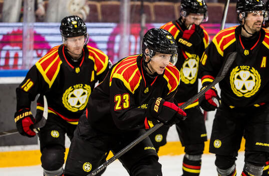 Brynäs Oskar Lindblom jublar