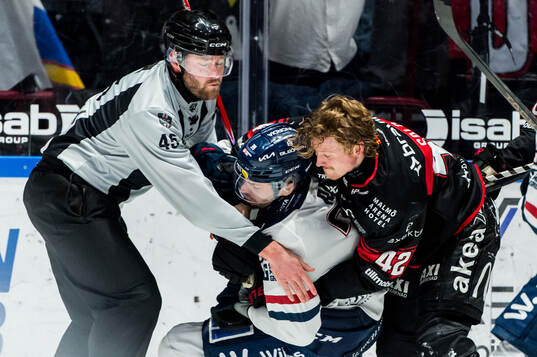 Linköpings Ty Rattie och Malmö Redhawks Robin Salo
