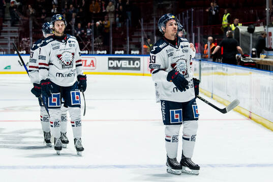 Linköpings Ty Rattie deppar