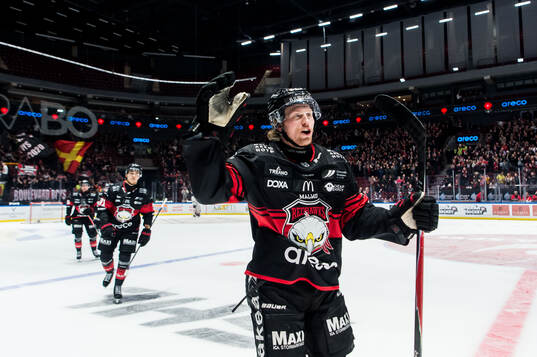 Malmö Redhawks Lauri Pajuniemi jublar