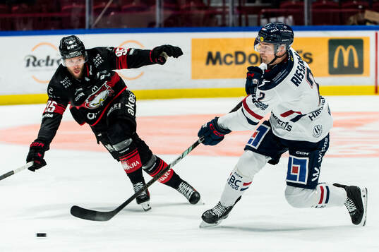 Malmö Redhawks Carl Persson och Linköpings Rasmus Rissanen