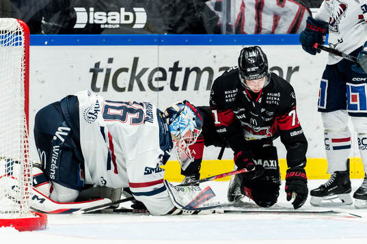 Linköpings målvakt Waltteri Ignatjew och Malmö Redhawks