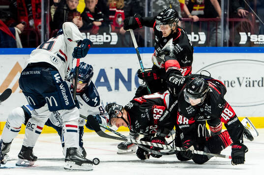Linköpings Max Martin och Erik Norén och Malmö Redhawks