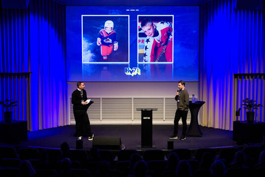 Johan Freijd, kommunkationschef HV71, och Jesper Fast,
