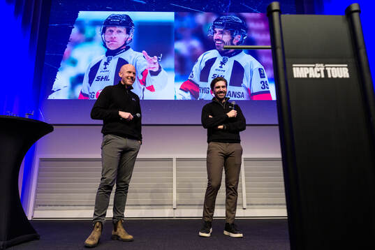Domare Mikael Holm och Mattias Enroth