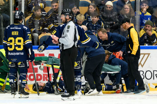 HV71s Oskar Stål-Lyrenäs får vård