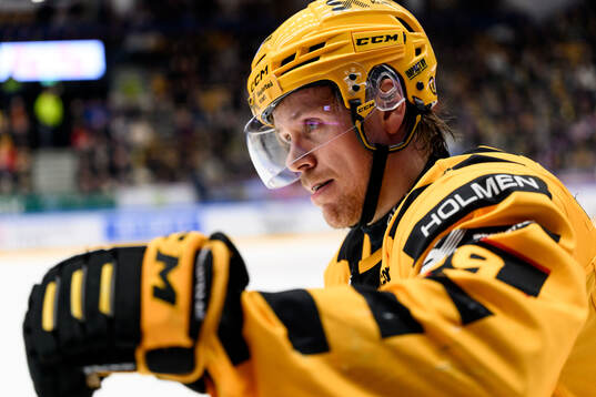 Skellefteås Mikkel Aagaard jublar
