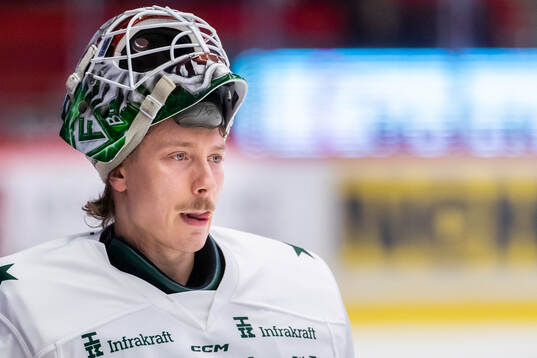 Färjestads målvakt Emil Larmi