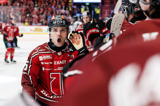 Örebros David Quenneville jublar