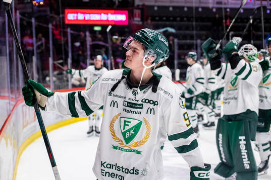 Färjestads Lucas Forsell jublar