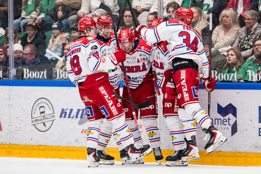 Timrås Jonathan Dahlén jublar