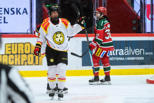 Brynäs Mina Waxin jublar