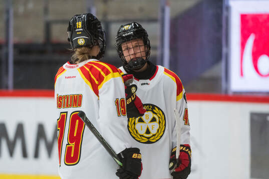 Brynäs Julia Östlund och Viivi Vainikka