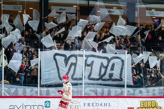 Under ishockeymatchen i Hockeyallsvenskan mellan Nybro och